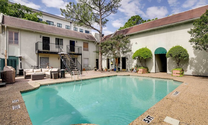 Knox - Henderson Condo | Dallas Condo w/Pool Access ~ 4 Mi to Downtown!