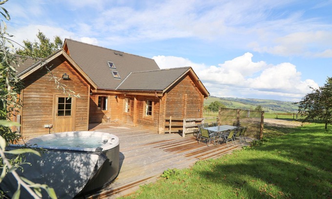 Kinnerton Cottage | Dan Y Coed