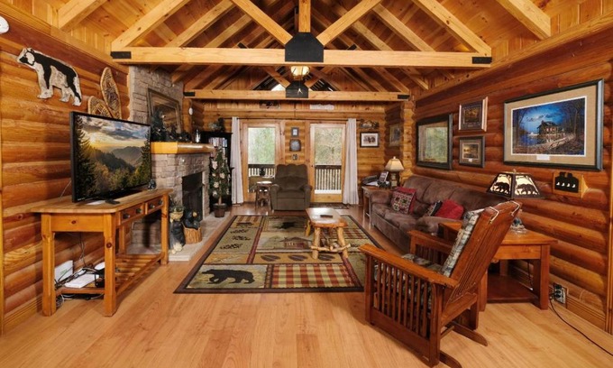Sevierville Villa | Dancing Bear