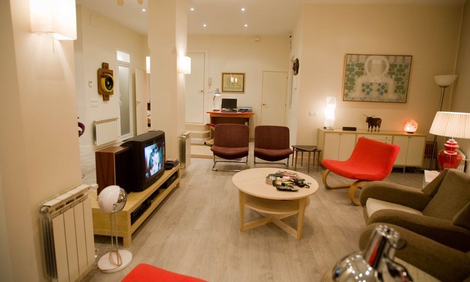 Imperial Apartment | DANCING BIG AND SPACIOUS