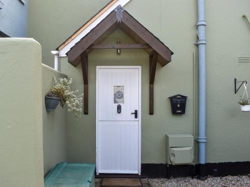 Liverton House | Dandelions