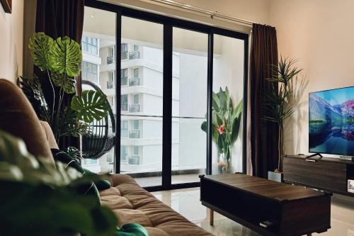 Central District Apartment | Danga Bay - 2BR Timber Lounge - Dryer - Netflix