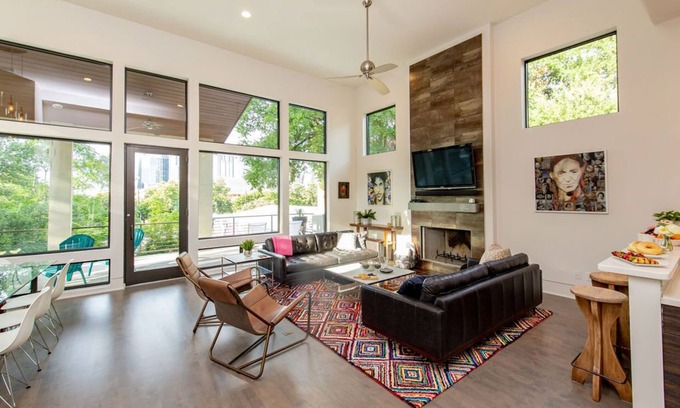 Bouldin House | Daniel House: Five-Star Comfort, Concierge Service & Charm in Austin’s Heart