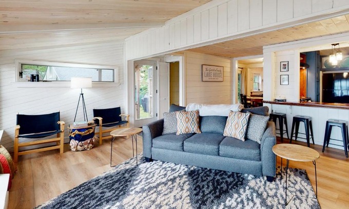 Weeks Mills House | Dark Harbour Cottage