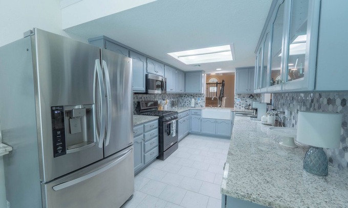 South Tulsa House | Darlington Blue Gem! Large Home with Pool and Hot Tub.