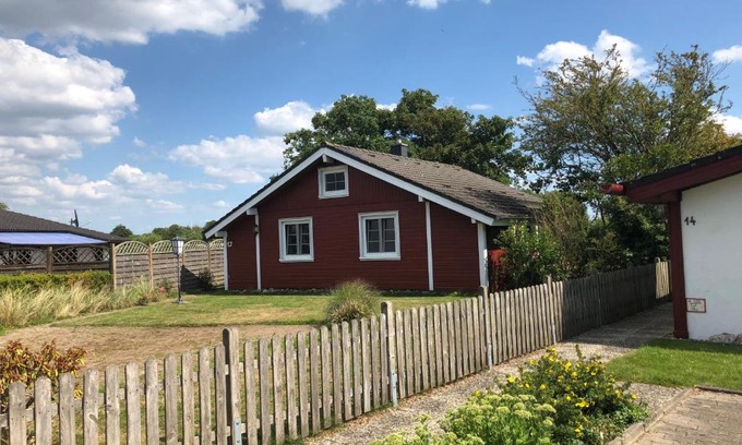Simonsberg House | Das rote Haus hinterm Deich