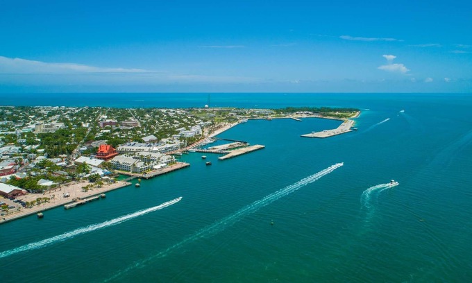 Sugarloaf Key House | Date Palm Destination: Charming 3BR Canal Front Home in Sugarloaf, Dockage & Dog-Friendly Amenities!