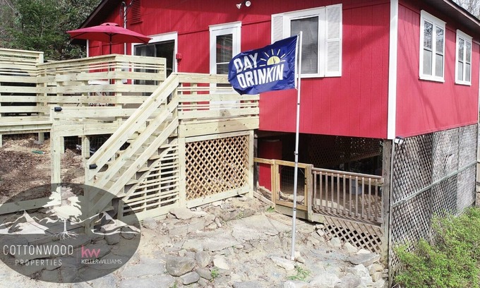 Chimney Rock Cottage | Day Drinkin - Cottonwood Properties