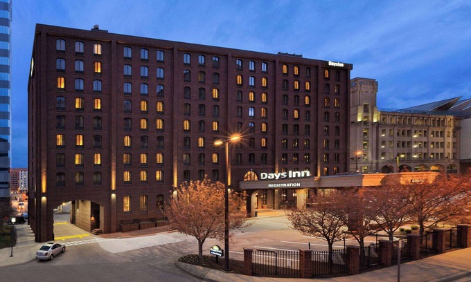 Downtown West Hotel | Days Inn by Wyndham Baltimore Inner Harbor