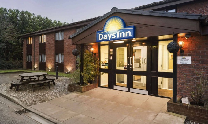 Bridgend Hotel | Days Inn by Wyndham Bridgend Cardiff M4
