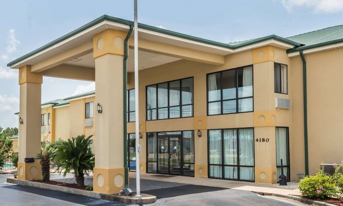 Montgomery Hotel | Days Inn by Wyndham Montgomery