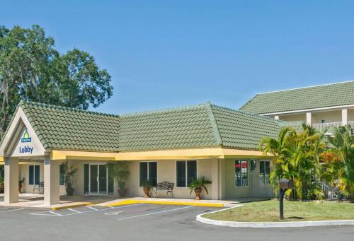 Port Charlotte Hotel | Days Inn by Wyndham Port Charlotte Town Center