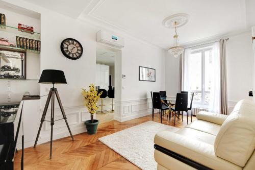 Chaillot Apartment | Dazzling flat - 3BD8P - Arc de Triomphe
