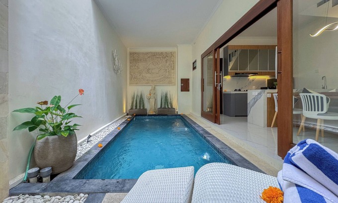Denpasar Barat Villa | De Amelia Seminyak Villa by Nagisa Bali