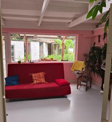 Mol Apartment | De roze kamer