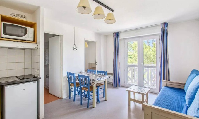 Carnoux-en-Provence Apartment | Debussy Residence - 2 Room Apartment - Comfort - (4 People)