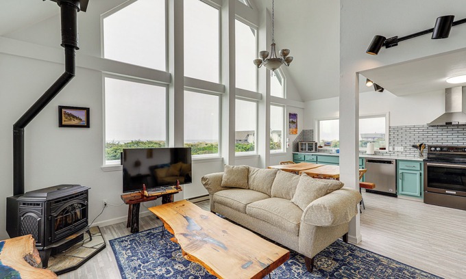 Gold Beach House | Deck + Walk to Beach: Southern Oregon Coast Home!