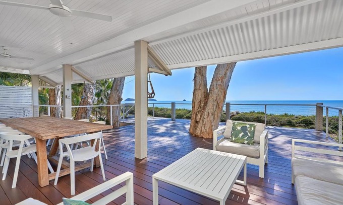 Clifton Beach House | Decked Out By The Sea