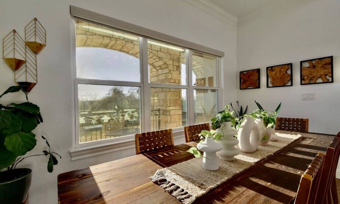 Brushy Bend Park House | Deer-Watching Delight: Fiber, Spacious Living!