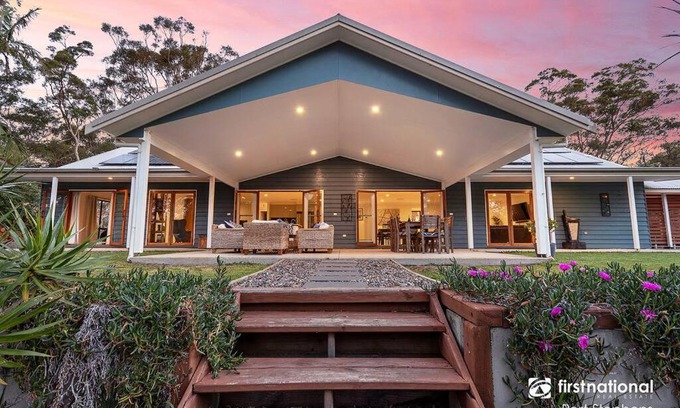 Anna Bay House | Deja Blue