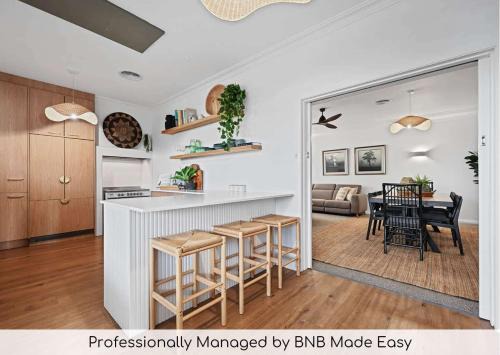 Bathurst House | Dejorja Residence - Central & Chic, Entertains 8