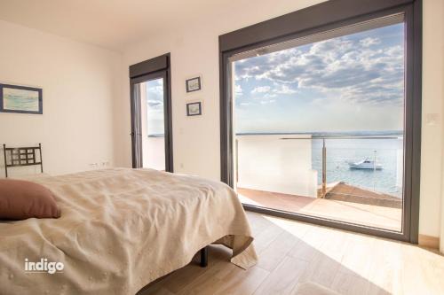 Ayamonte House | DEK001 Riverview Modern Townhouse in Centre of Ay