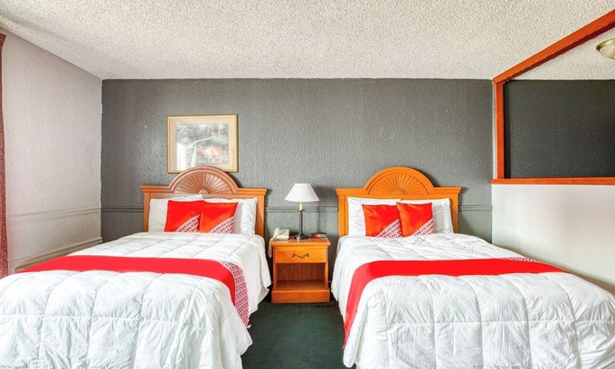 South Tulsa Hotel | Delight in Comfort & Convenience Near Tulsa's Top Local Attractions