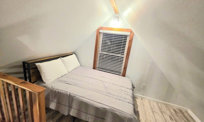Pulaski Cottage | Delightful 1-bedroom cottage in Pulaski