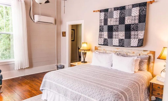 Hot Springs House | Delightful 1BR Suite at Historic Ruby Red