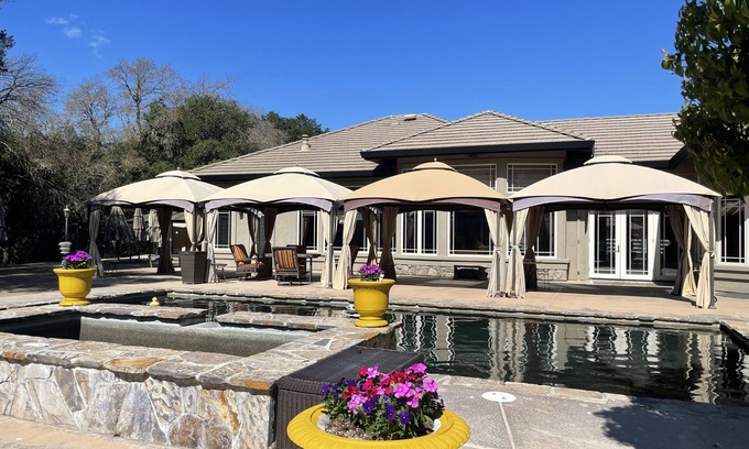 Gilroy Other | Delightful 4 bedroom ranch with poolside kitchen
