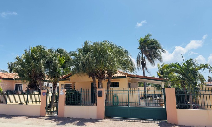 Punto de Oro House | Delightful holiday home in Aruba