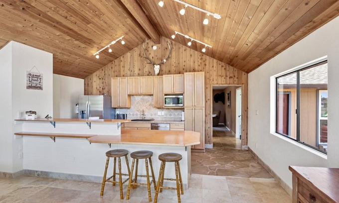 Parks House | Delightful Mtn Paradise in Parks @ theHeart of Northern AZ!!