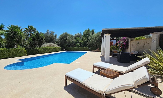 Oria Villa | Delightful villa with private pool in landscaped gardens.