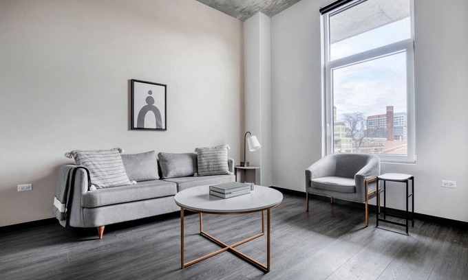 Near West Side Apartment | Delightful West Loop 1BR w/Gym, near Fulton Market & I-90, by Blueground