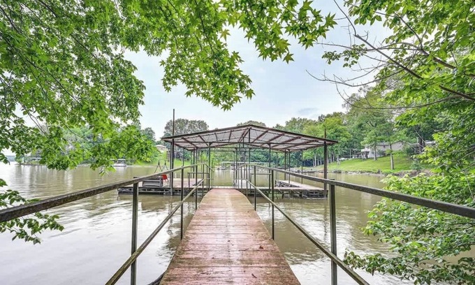Cadiz House | Delma's Haven – Cadiz Retreat w/Lake Access