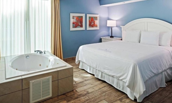 Ormond Beach Resort | Deluxe 1BR Oceanfront Condo w/Balcony, Full Kitchen, Pool Access & Beach Nearby