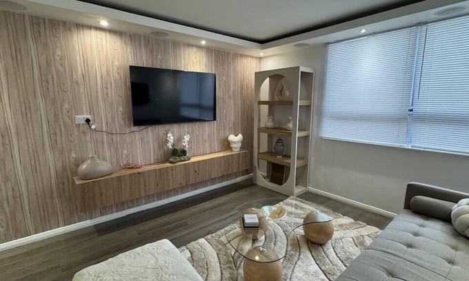 Maida Vale House | Deluxe 3BR House | 12mins to Kilburn Station | ST