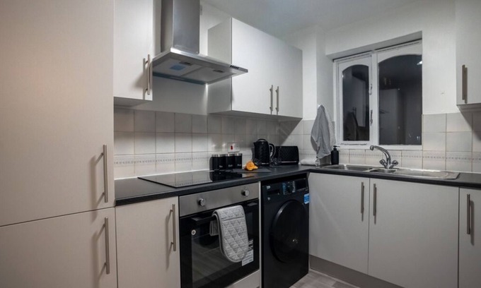Lewisham Apartment | Deluxe Apartment-Free Parking-10mins to London
