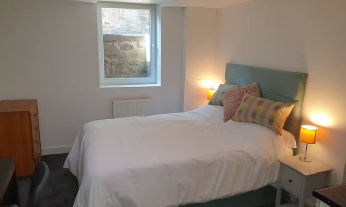 Huddersfield Bed & Breakfast | Deluxe Double Room 2