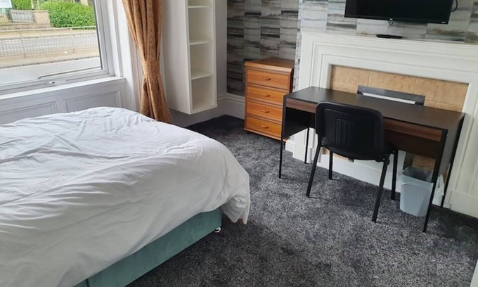 Huddersfield Bed & Breakfast | Deluxe Double Room With Ensuite4