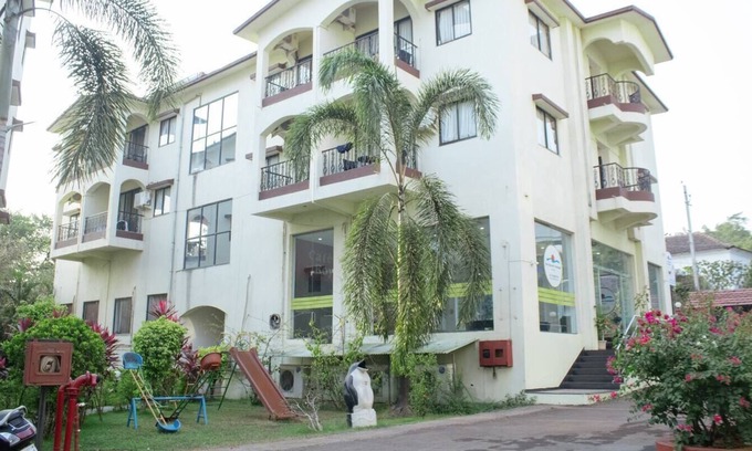 Assagao Apartment | Deluxe Room with one Bedrooms