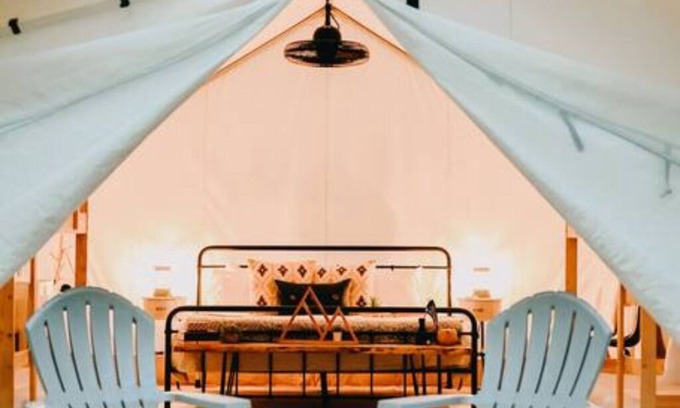 Tanglewood House | Deluxe Safari Tent Glamping at Unicoi in Helen GA - 15