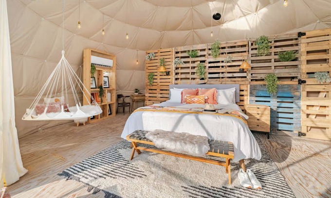 Fredericksburg Cabin | Deluxe Stargazer Dome- Romantic, Private Hot Tub, Stargazing, 6 Acres in Nature