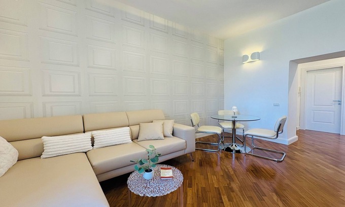 Testaccio Apartment | DELUXE Suite, stunning view of the Tiber River. Top floor with elevator
