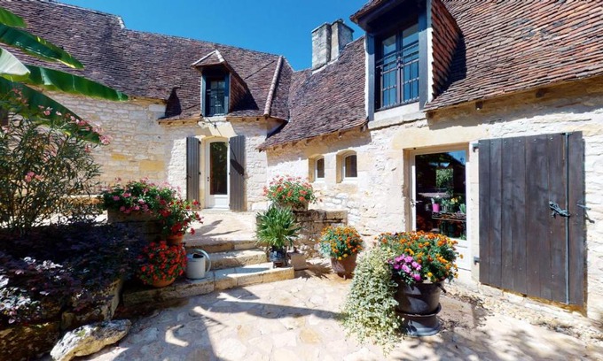 Azerat Bed & Breakfast | Demeure du Vallon - Chambres d'Hôtes de Charme