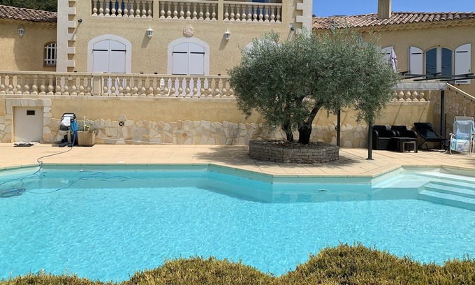 Oraison Villa | Demeure Provençale au Coeur des Oliviers et des Champs de Lavande