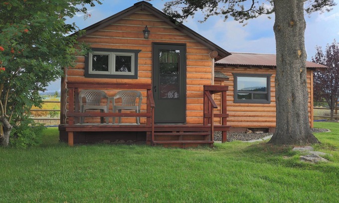 West Yellowstone Cabin | Denny Creek Cabin . Montana Hideaway