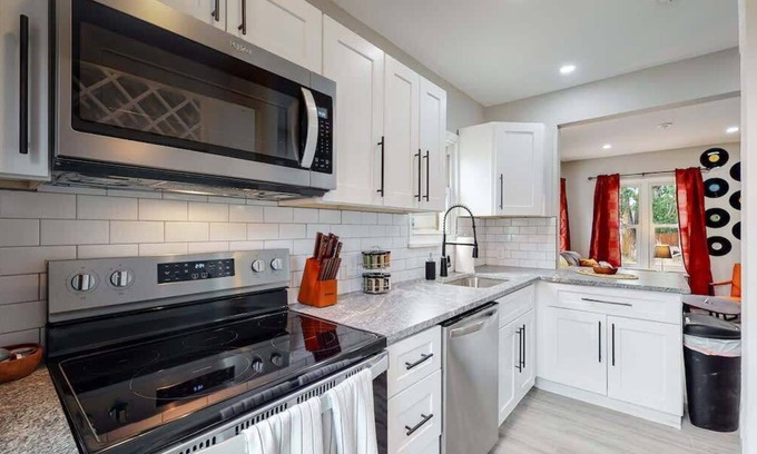 Speer House | Denver Groovy 2 Bedroom Home