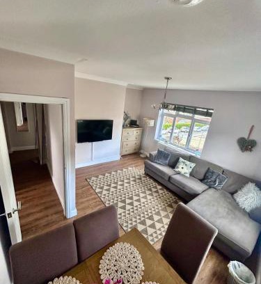 Llandudno Junction Apartment | Denzels Den Apartment 2
