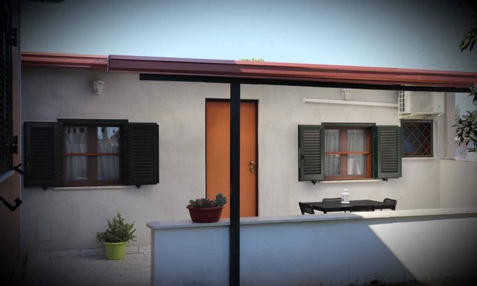 Nettuno Apartment | Dependance located 1.6 km from the American Cemetery and 2.5 km from the Borgo Antico